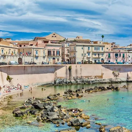 Circe Sea View Lejlighed